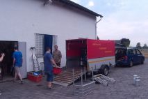 Auch der zweite Anhänger füllt sich langsam