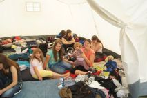 Kleinkindbetreuung im Mädchenzelt