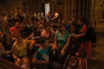 Wir betrachten die Fenster des Münsters