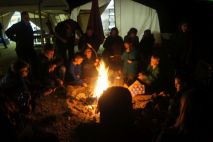 Wir braten Marshmallows