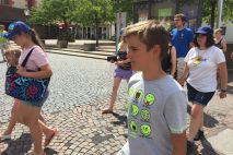 Die Eisdiele fest im Blick