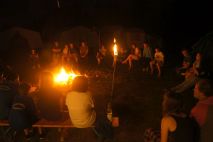 Abschlussrunde am Lagerfeuer