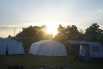 Sonnenaufgang über unserer Zeltstadt