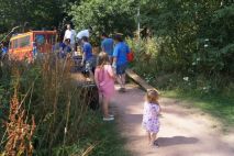 Anhänger Nummer drei wird beladen