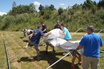 Die Außenhaut kommt aufs Zelt