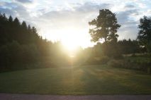 Sonnenuntergang über dem Zeltplatz