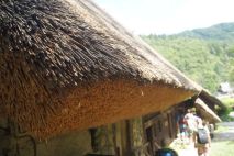 Strohdach aus der Nähe